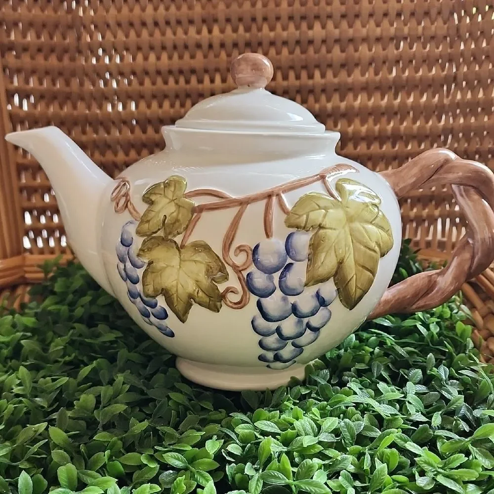 Embossed Grapes Twisted Grape Vine Handle
